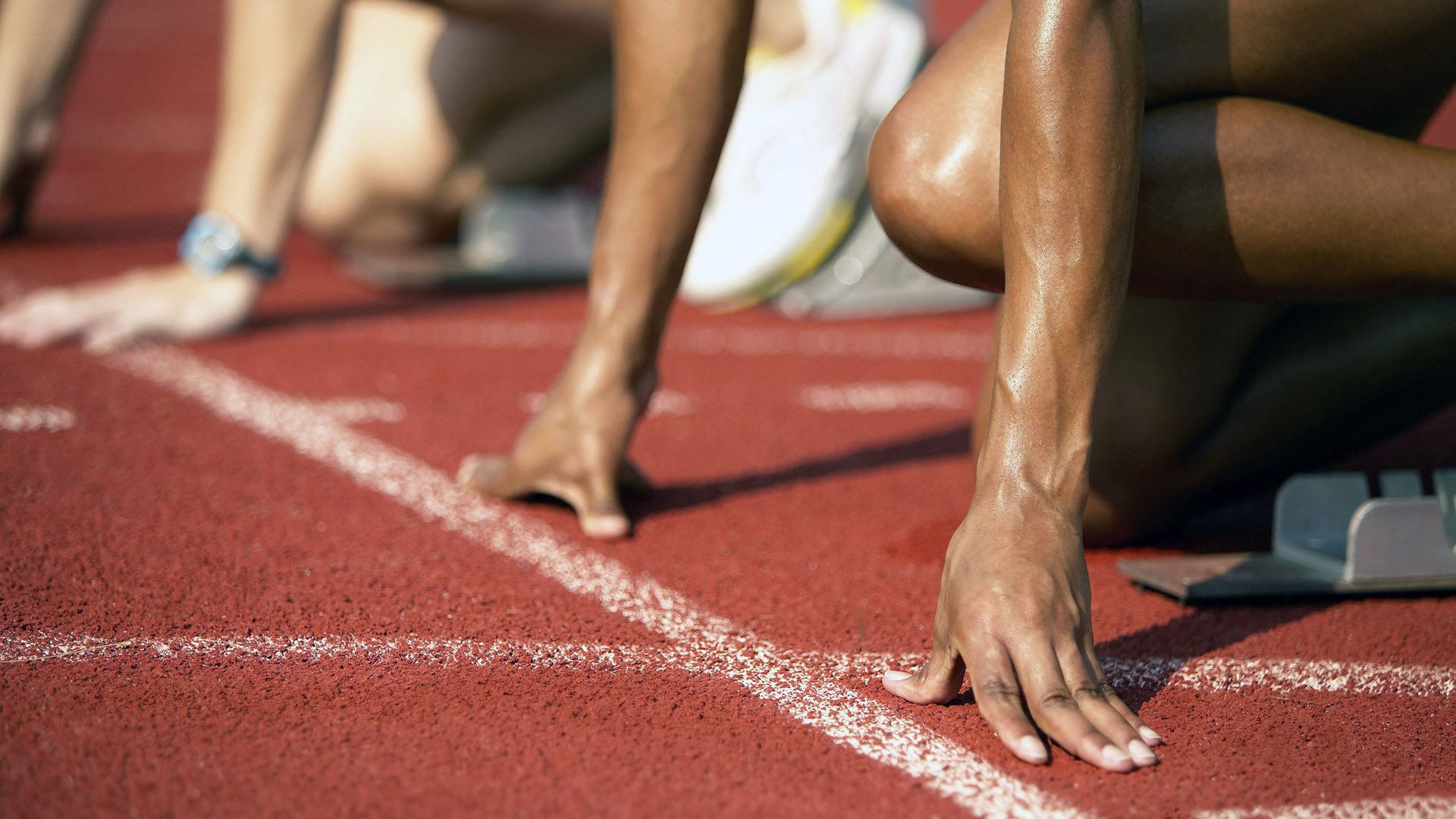 欧洲足球盛宴继续燃烧，队伍展现团结力量，看一下欧洲足球