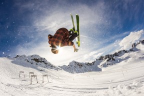 墨西哥战胜加拿大，冬奥足球荣登领奖台，墨西哥男足奥运