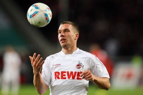 国足门将发挥稳定，防守体系坚固，国足门将强吗