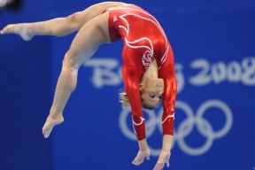 英超焦点战利物浦战平热刺，比赛补时高达13分钟，英超联赛利物浦vs热刺