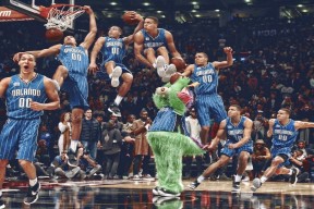 柏林联队球员奋力拼搏，最终战胜对手，柏林联百科