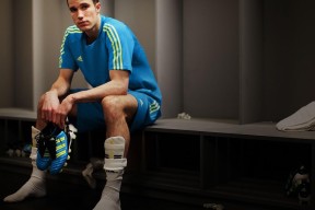 球队引援是否应以体系匹配为优先标准，篮球引援