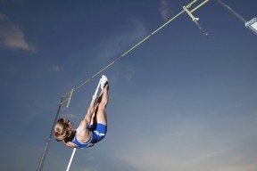 曼城遭遇惨败后连续三轮取得胜利，曼城首次